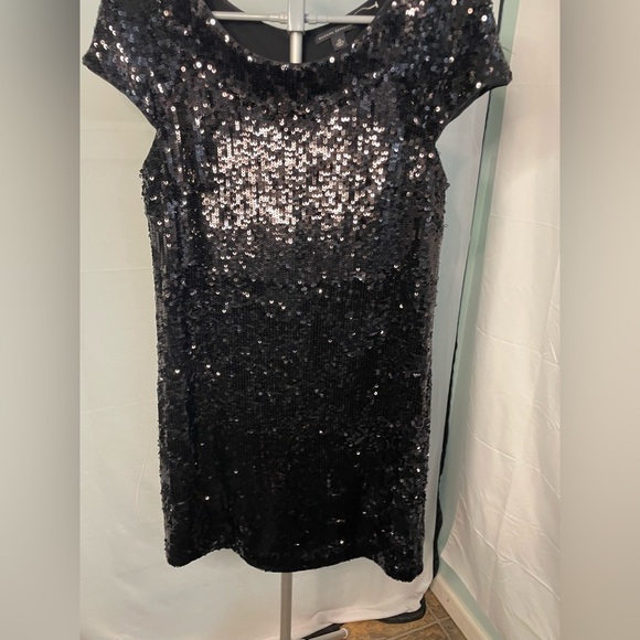 Banana Republic Factory Black Sequin Shift Dress size 10 - Picture 2 of 12